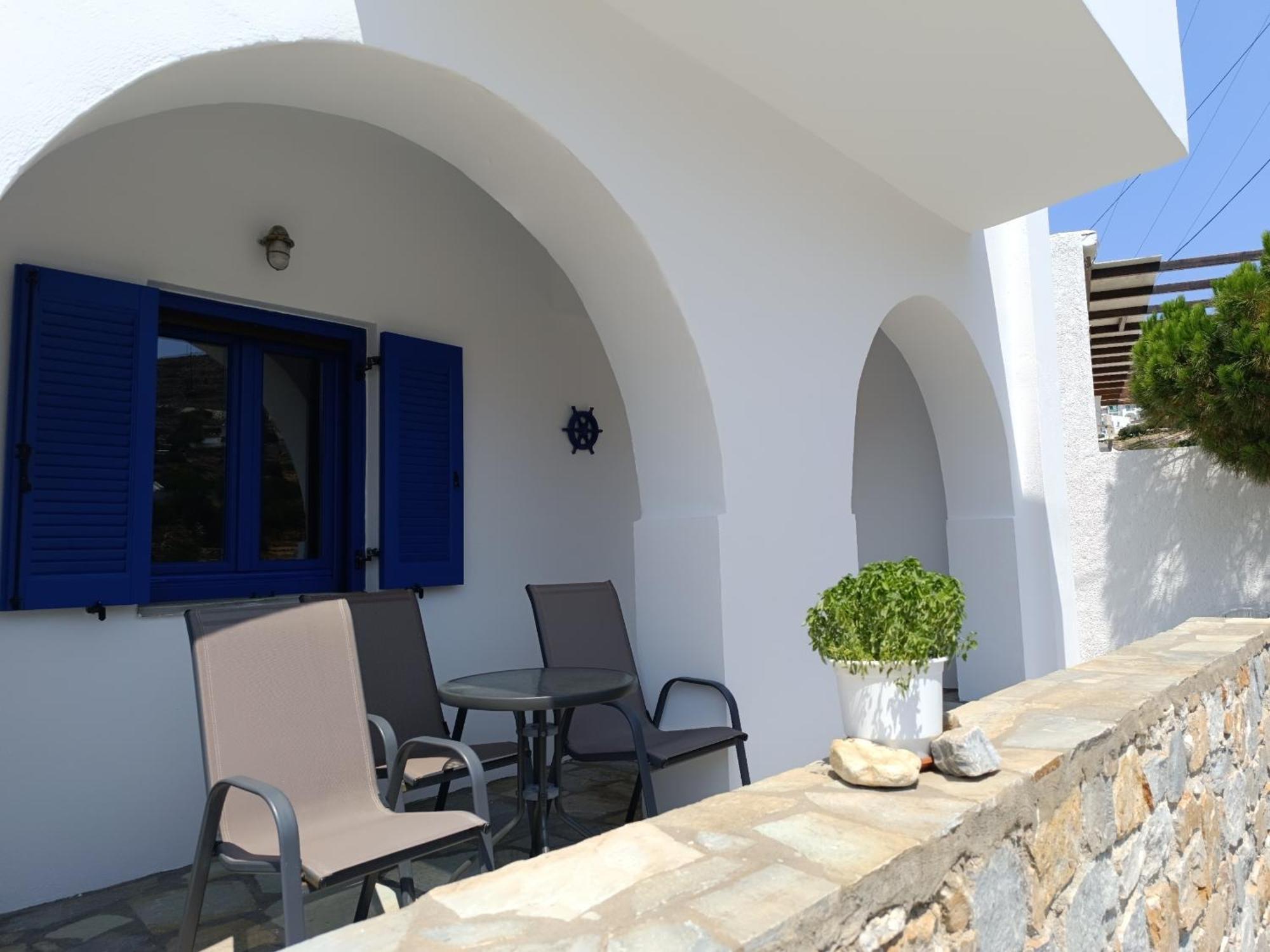 Ioli Apartments Alopronia Exterior photo
